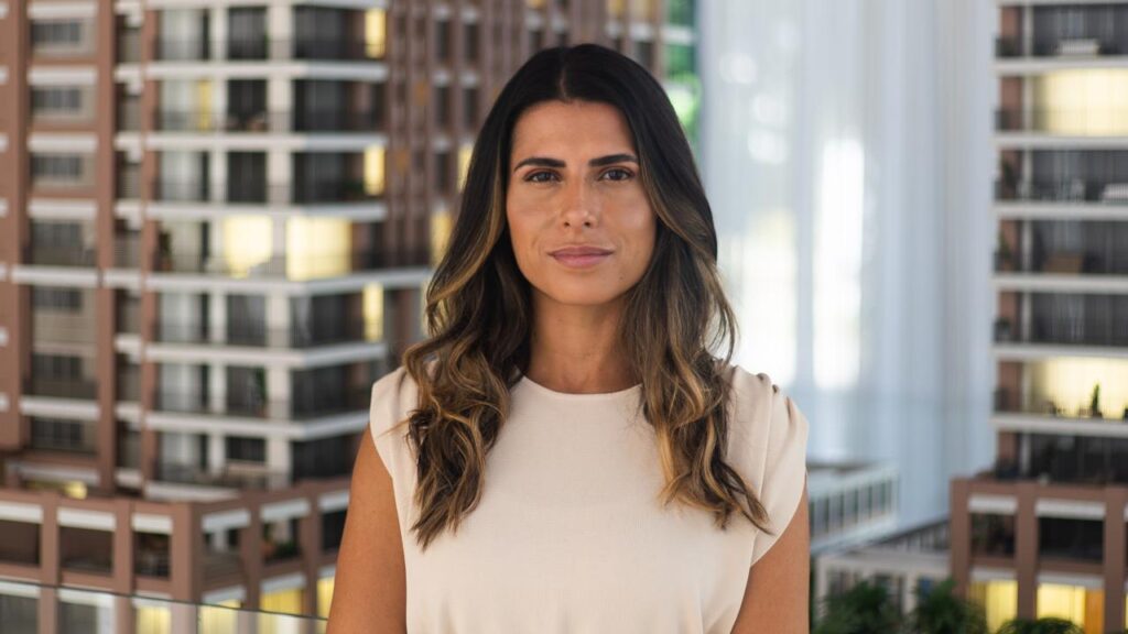 Patricia Rosa, conhecida por muitos no mercado imobiliário pelo codinome "Vida", atua há 18 anos e é reconhecida pela forte rede de relacionamentos construída ao longo da carreira
