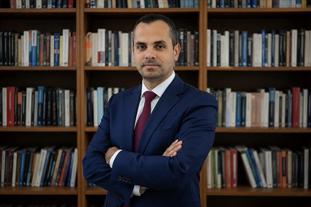 Bruno Favarelli defende que a comunicação visual profissional deve ser uma aliada de outras estratégias para o fortalecimento de pequenos e médios negócios.