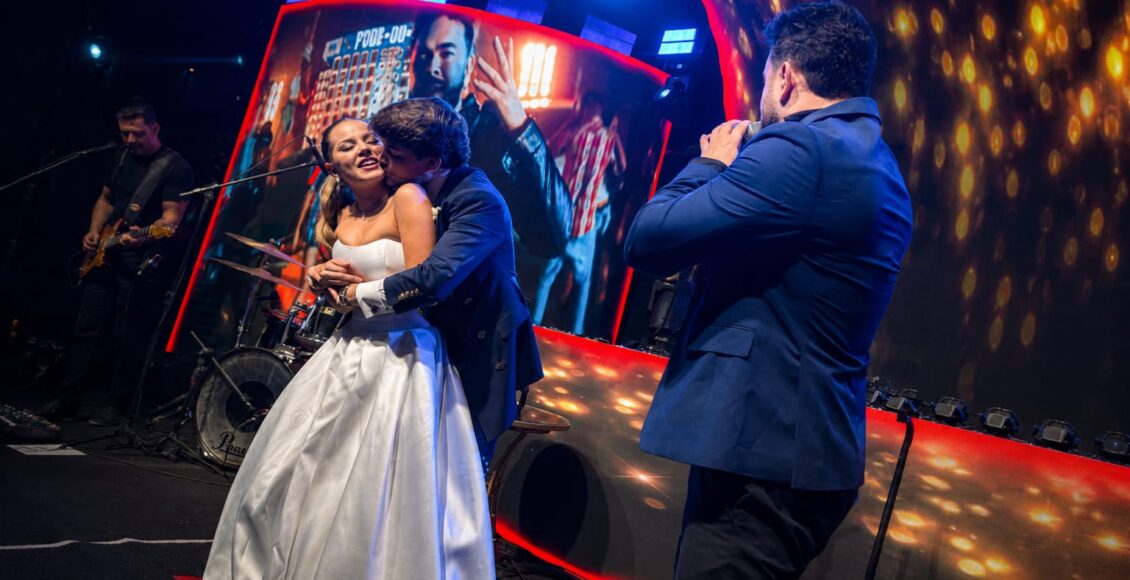 Um dos destaques do casamento de Bela Fernandes e Joãozinho Oliveira foi o show de Alê Viera.