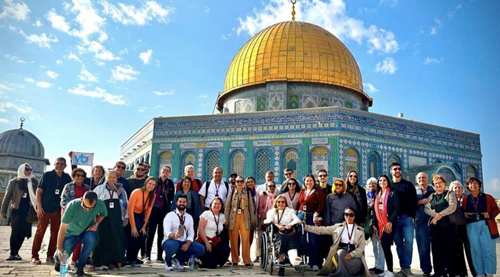 Viagens Bíblicas: Da Viagem a Israel em 1976 a operadora de Terra Santa em 2026.