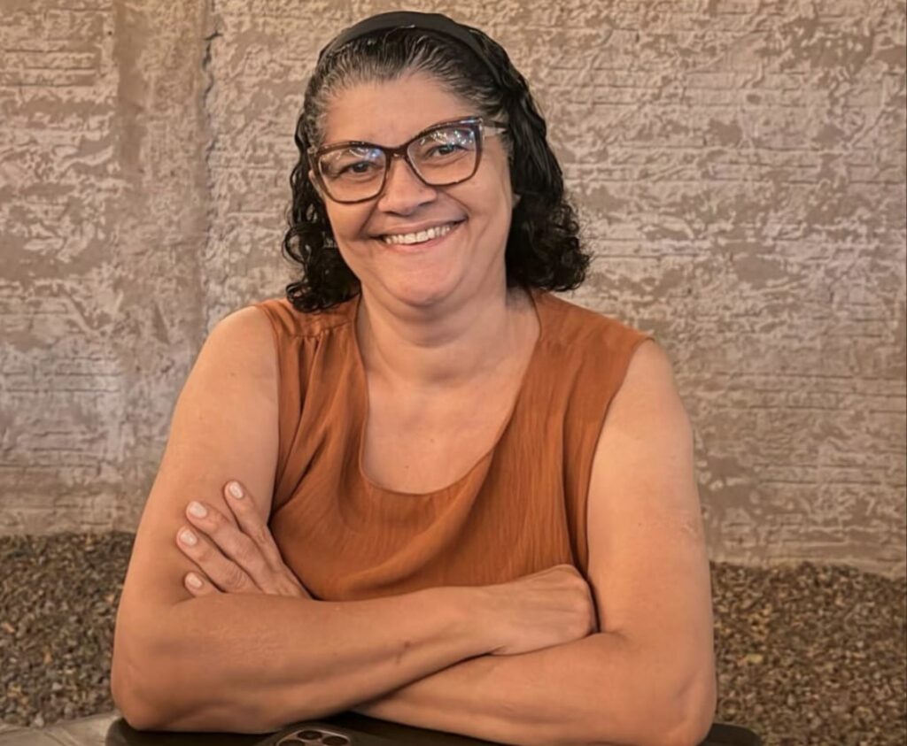 Lucinea de Lima Caldeira, contemplada com R$ 1 milhão na edição de junho do Pix do Milhão. Foto: divulgação/Pix do Milhão.