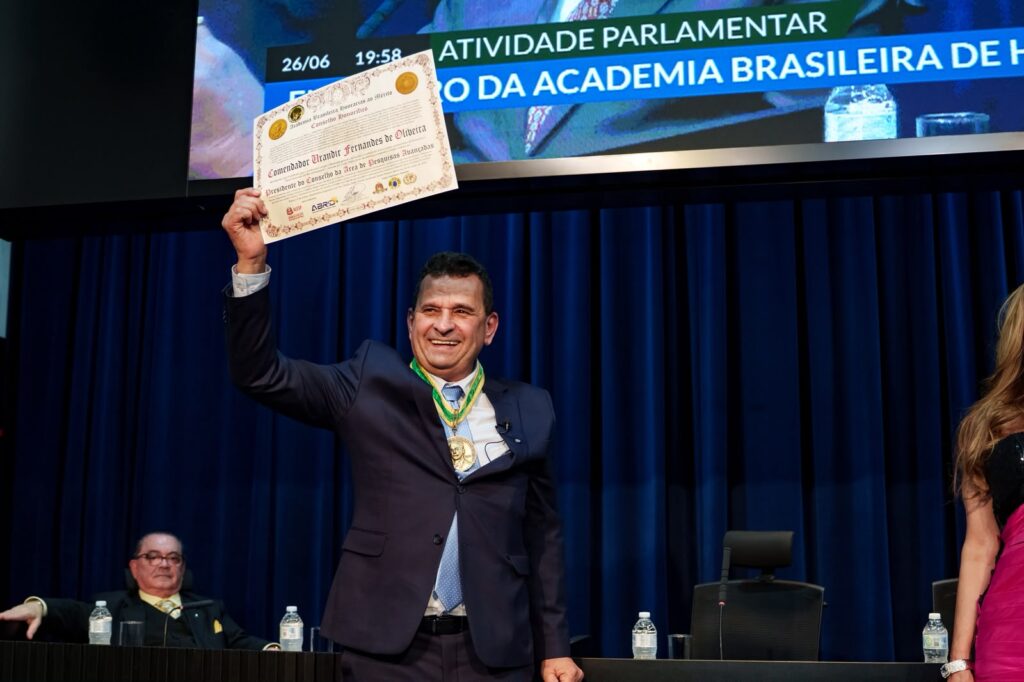 Urandir Fernandes de Oliveira durante apresentação do Ecossistema Dakila, o ambiente que reúne o BDM Digital e o projeto Caminhos de Peabiru sob uma mesma visão de inovação e desenvolvimento.